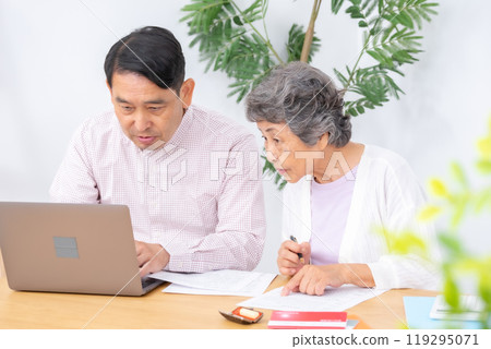 Parent and child end of life planning: mother, son 119295071