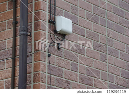 Wiring optical fiber cables in an apartment Wiring optical fiber cables in an apartment 119296219