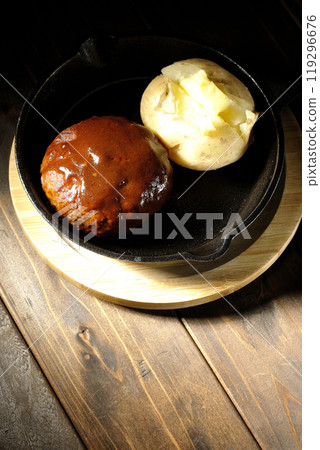 漢堡和馬鈴薯奶油 漢堡和馬鈴薯奶油 119296676