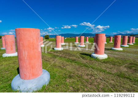Kashihara City, Nara Prefecture, Fujiwara Palace Site, Reconstructed columns at the south gate of Chodoin Kashihara City, Nara Prefecture, Fujiwara Palace Site, Reconstructed columns at the south gate of Chodoin 119299112