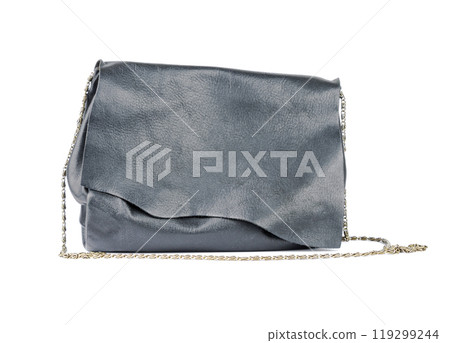 fashionable leather handbag with a chain strap 119299244
