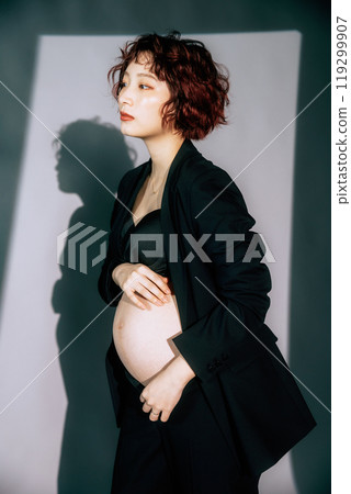 年輕新娘拍孕婦照 年輕新娘拍孕婦照 119299907