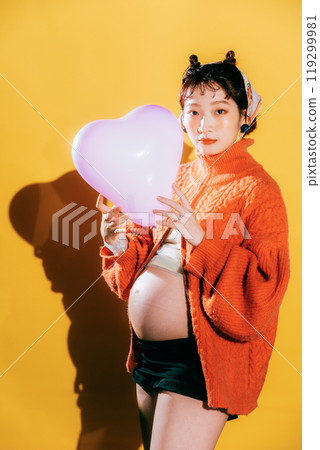 年輕新娘拍孕婦照 年輕新娘拍孕婦照 119299981