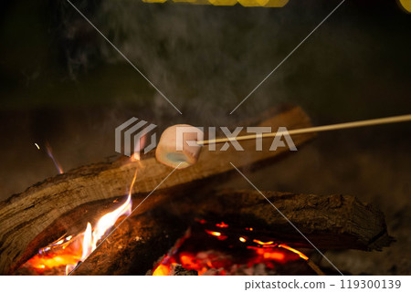 Grilled marshmallows Grilled marshmallows 119300139
