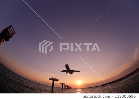 一架飛機的影子 119300690