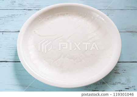 宣紙用水沾濕 119301046