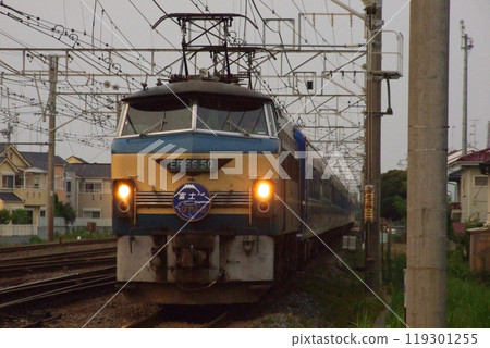 傍晚時分東海道線第一班列車_臥舖特快「富士隼號」(EF66-50)_拍攝於2008年7月19日 傍晚時分東海道線第一班列車_臥舖特快「富士隼號」(EF66-50)_拍攝於2008年7月19日 119301255