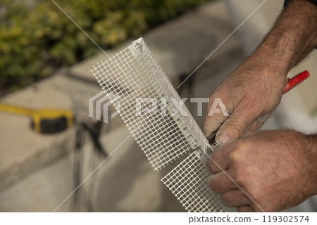 Corner bead with mesh 119302574