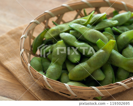 Boiled black edamame 119302695