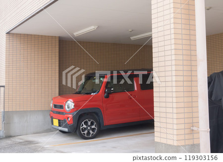 Piloti，一樓有停車場的公寓 119303156