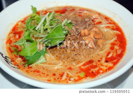 Dandan noodles (with soup) 119305051