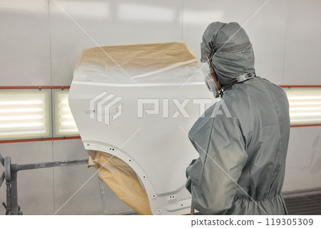 Get Professional Auto Body Painting Services in a Modern Workshop for High Quality Finishes 119305309