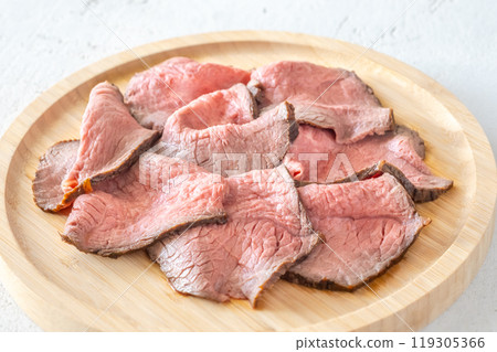 Sliced roast beef Sliced roast beef 119305366