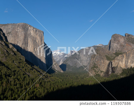Sunny view of the valley view landscape at Yosemite National Park Sunny view of the valley view landscape at Yosemite National Park 119307886