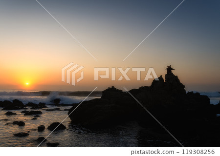 Morning at Mount Tenpi, Kitaibaraki City, Ibaraki Prefecture Morning at Mount Tenpi, Kitaibaraki City, Ibaraki Prefecture 119308256