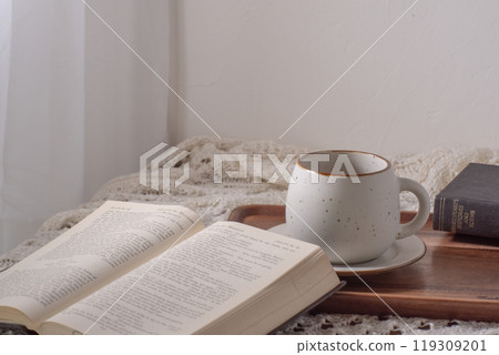 外國書籍室內餐桌照片韓國 119309201