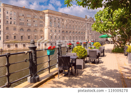 Nikolaiviertel in Mitte on the East Bank of the Spree, Berlin, Germany Nikolaiviertel in Mitte on the East Bank of the Spree, Berlin, Germany 119309278