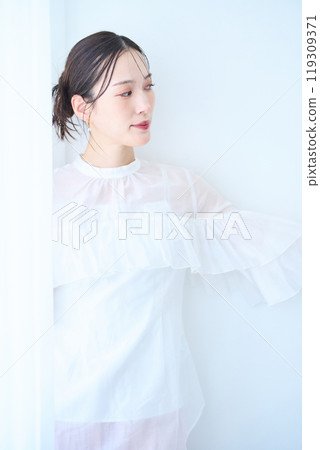 白色 圖片 女人 119309371
