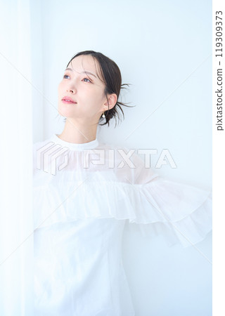 白色 圖片 女人 119309373