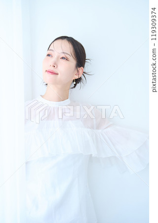白色 圖片 女人 119309374