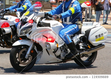 警視廳警用摩托車（2中1放大，紅燈亮，執勤警察失蹤） 119309889