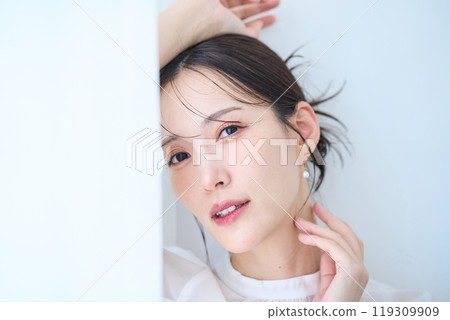 白色 圖片 女人 119309909