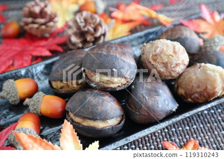 Hot and delicious roasted chestnuts Hot and delicious roasted chestnuts 119310243