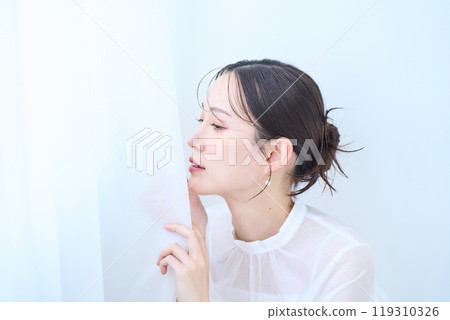 白色 圖片 女人 119310326