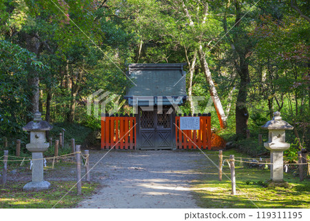 Nakaragi Jinja, which sits in the Kyoto Botanical Gardens 119311195
