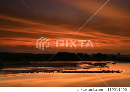 Kitakami River dyed in the sunset 119311490