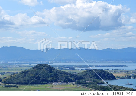 Scenery of the shores of Lake Biwa in Omihachiman, Shiga Prefecture 119311747
