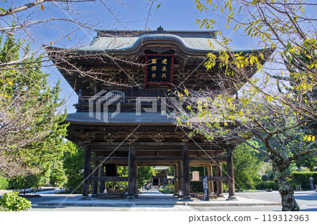 Sanmon Gate of Kenchoji Temple, head temple of Kamakura City (National Important Cultural Property) 119312963