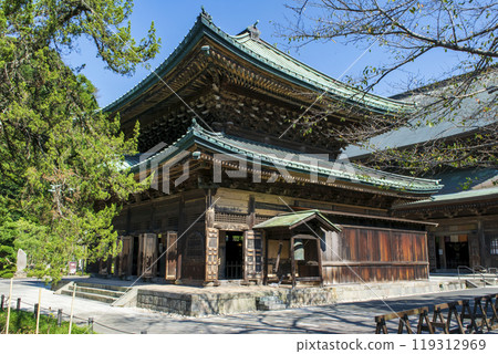 Kamakura City, head temple, Kenchoji Temple, the Buddha hall housing the principal image of Jizo Bodhisattva (National Important Cultural Property) Kamakura City, head temple, Kenchoji Temple, the Buddha hall housing the principal image of Jizo Bodhisattva (National Important Cultural Property) 119312969