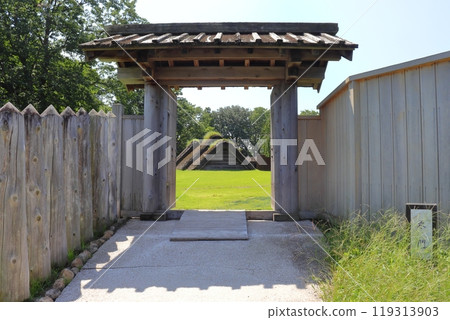 Negoro Castle Honmaru East Gate and Barn Negoro Castle Honmaru East Gate and Barn 119313903