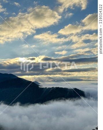 一生至少要去一次的瀧雲絕景 一生至少要去一次的瀧雲絕景 119314322