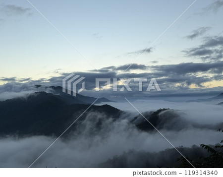 一生至少要去一次的瀧雲絕景 一生至少要去一次的瀧雲絕景 119314340