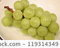 將馬斯喀特閃耀在盤子上 將馬斯喀特閃耀在盤子上 119314349