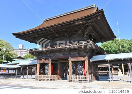 Inazawa Kokufu Shrine Tower Gate 119314459