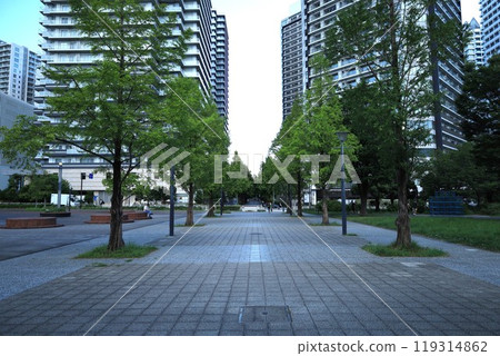 Cityscape with tall business buildings and facilities in Yokohama Minato Mirai Cityscape with tall business buildings and facilities in Yokohama Minato Mirai 119314862