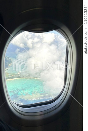 The sea seen from the plane 119315254