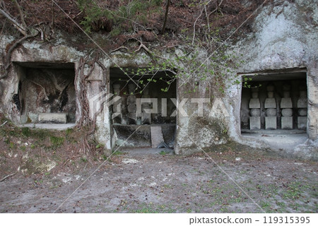 Remains of Yakushido 119315395