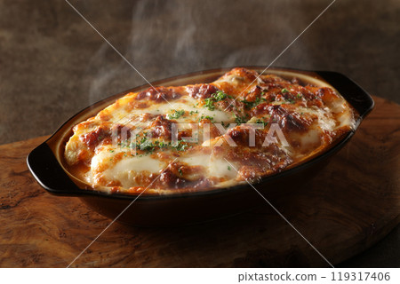 熱氣騰騰、看起來美味的焗烤菜 119317406