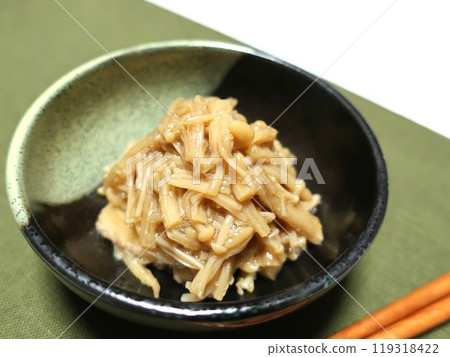 Delicious Enoki mushrooms boiled in soy sauce 119318422
