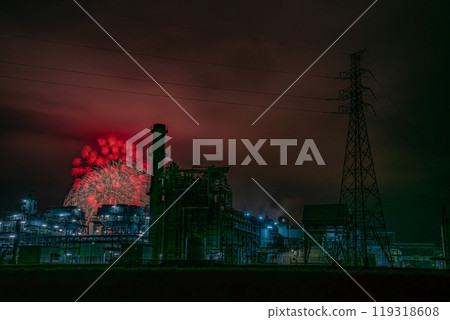 The Katakai Town Fireworks Festival in Niigata Prefecture is the Guinness World Record for the largest fireworks festival in the world, with a 4-foot fireworks display, and a collaboration with the factory night view 119318608