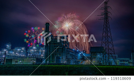 The Katakai Town Fireworks Festival in Niigata Prefecture is the Guinness World Record for the largest fireworks festival in the world, with a 4-foot fireworks display, and a collaboration with the factory night view The Katakai Town Fireworks Festival in Niigata Prefecture is the Guinness World Record for the largest fireworks festival in the world, with a 4-foot fireworks display, and a collaboration with the factory night view 119318609