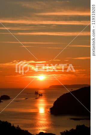 Evening scenery of Kujuku Island 119319203
