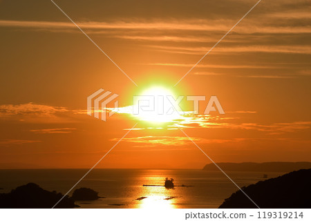 Evening scenery of Kujuku Island 119319214