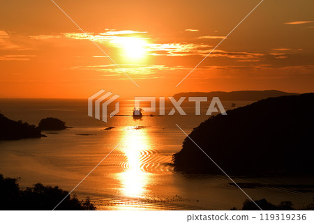 Evening scenery of Kujuku Island 119319236