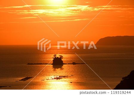Evening scenery of Kujuku Island 119319244