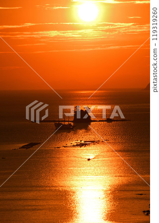 Kujuku島的晚上風景 119319260